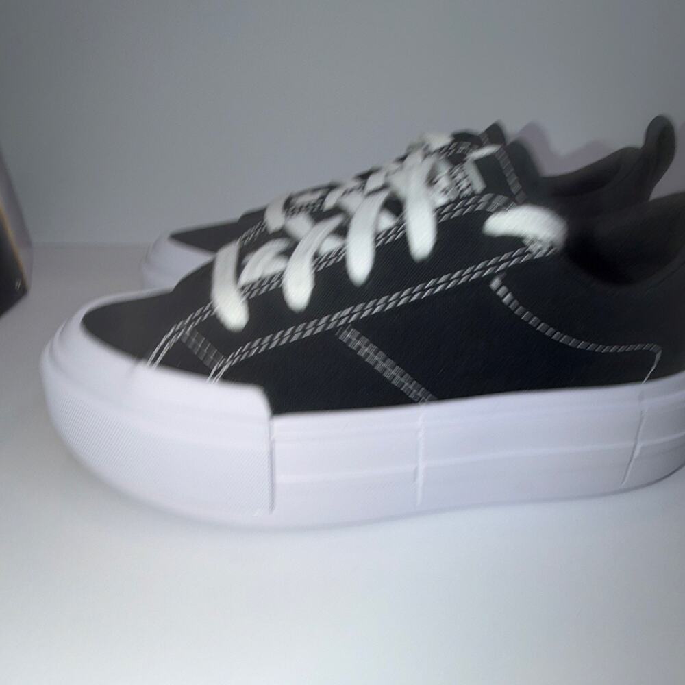 Converse CTAS Cruise OX Low Top Lace-Up Black/White Kids Sneaker 4 A11448C